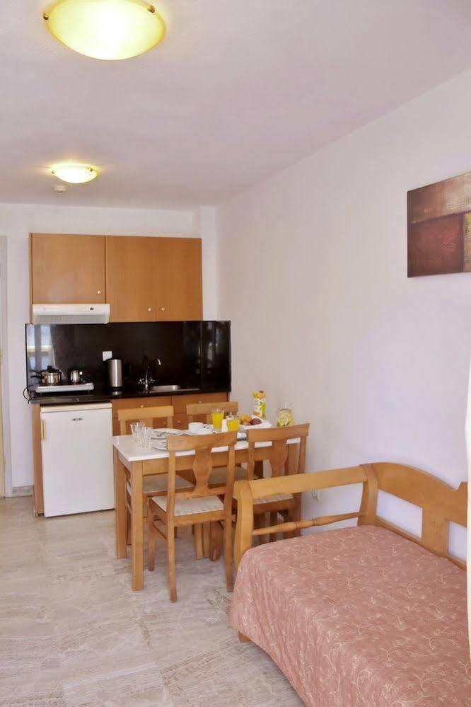 Irini Apartments Платаньяс Экстерьер фото